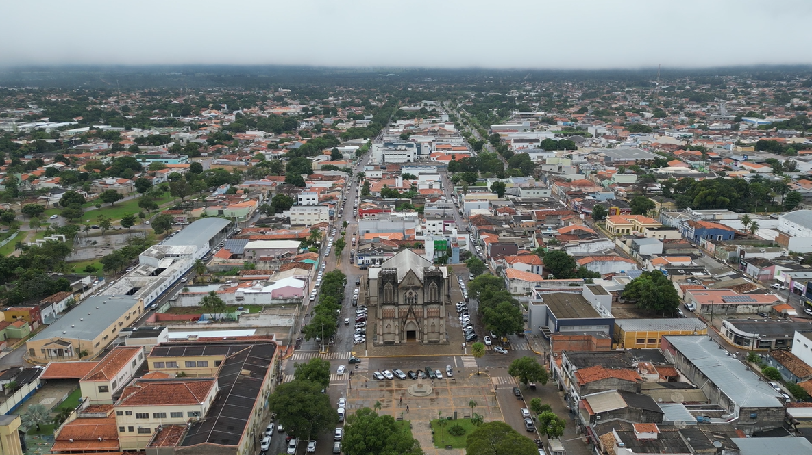 Câmara recebe deputado federal para discutir desenvolvimento de Cáceres e região