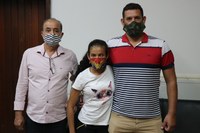 Câmara recebe visita especial de jovem com paralisia cerebral que venceu corrida; conheça sua história