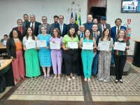 Câmara valoriza salário da enfermagem, homenageia fonoaudiólogos e pioneiro na cidade 