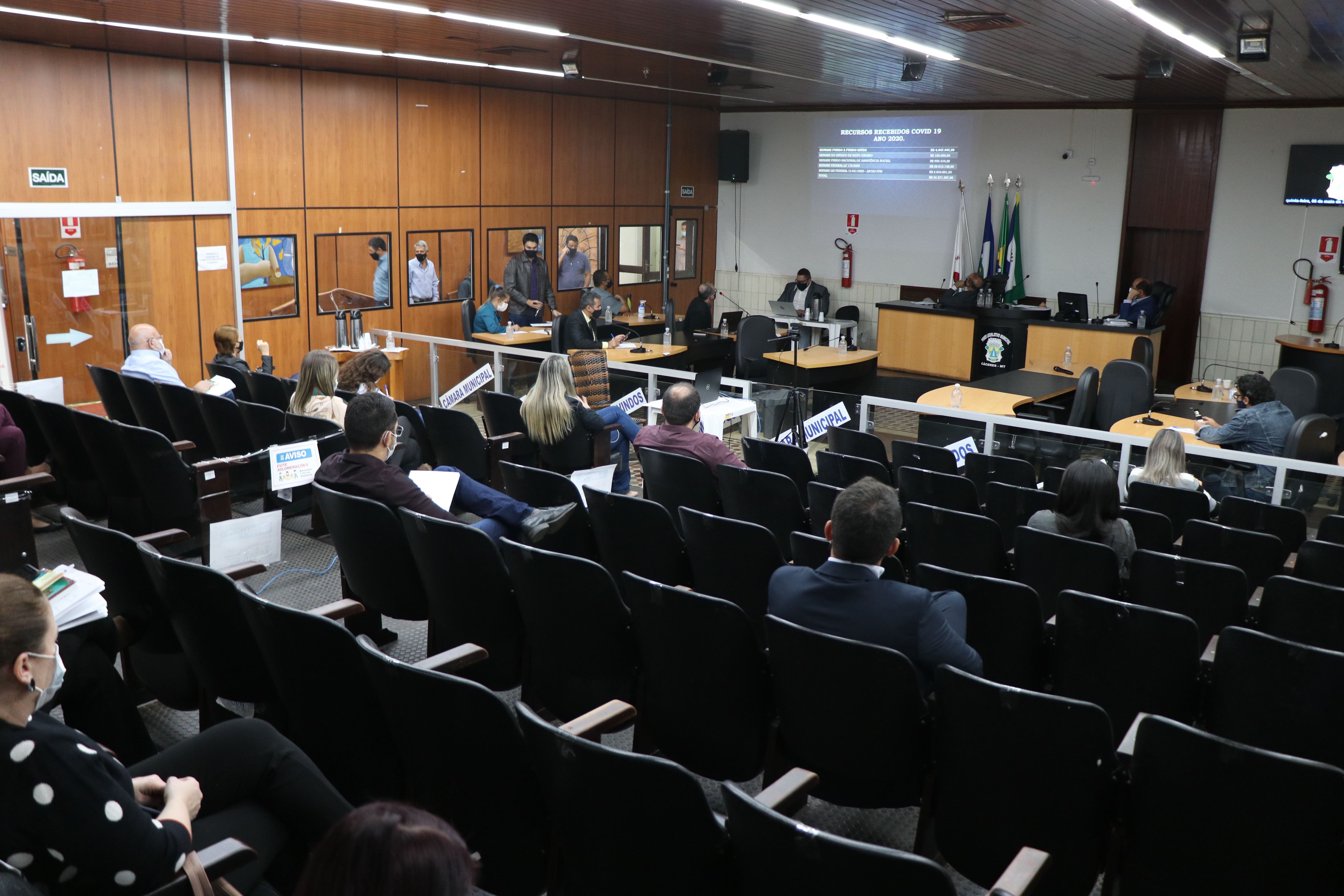 Com presença de vereadores, Prefeita e secretários, reunião de Comissões da Câmara presta contas à população e esclarece situação atual da Saúde municipal