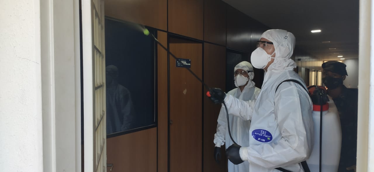 Comando de Fronteira do Exército (C Fron/Jauru) realiza desinfecção da Câmara para prevenção do Covid-19