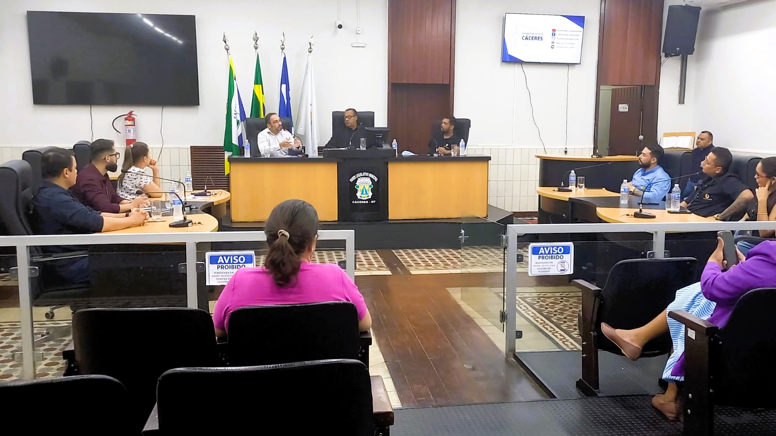 Em audiência na Câmara, moradores e empresários cobram soluções da Energisa para quedas de energia e contas abusivas