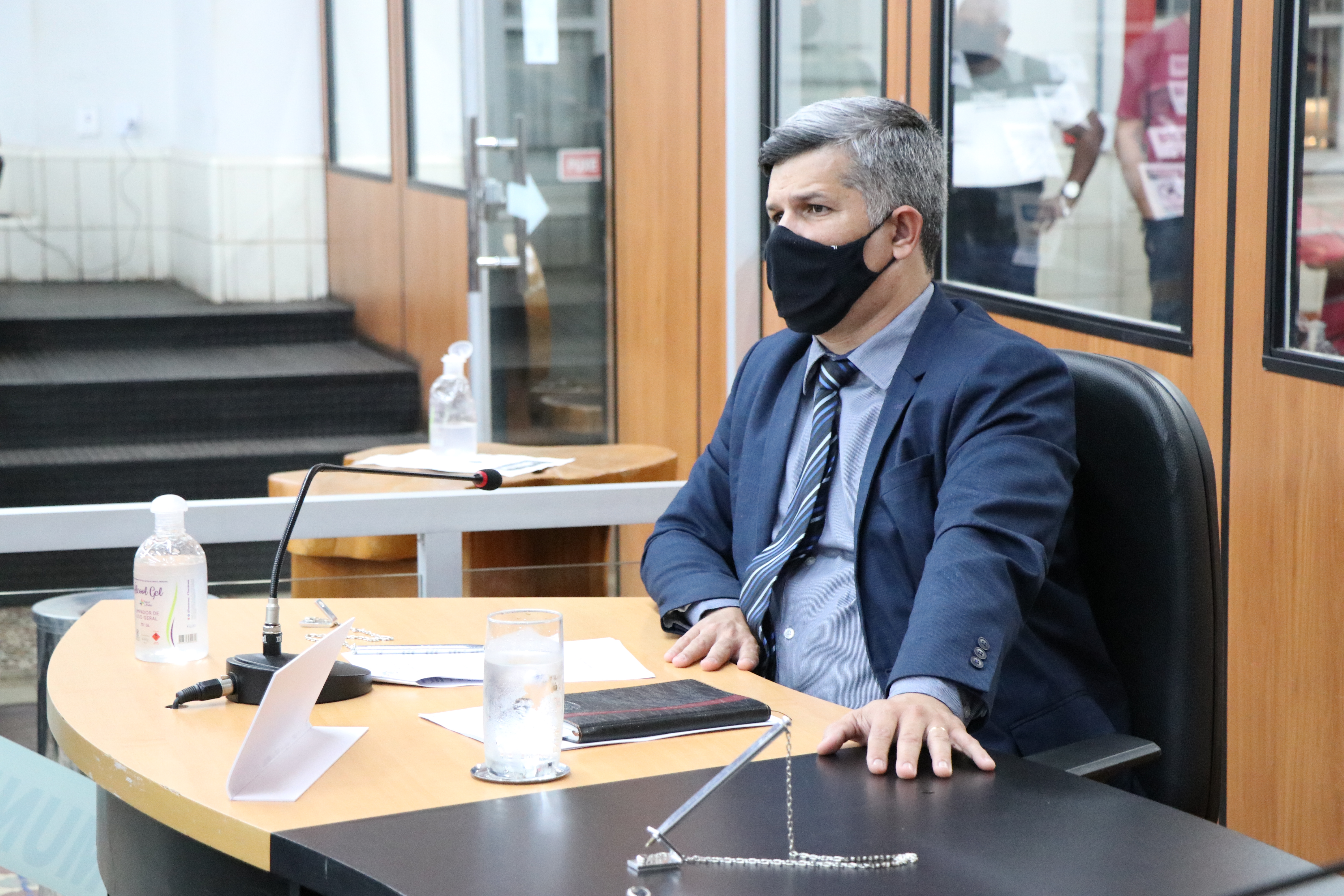 Indicação busca continuidade de serviço de pavimentação asfáltica em frente a escola e creche no Jardim Padre Paulo