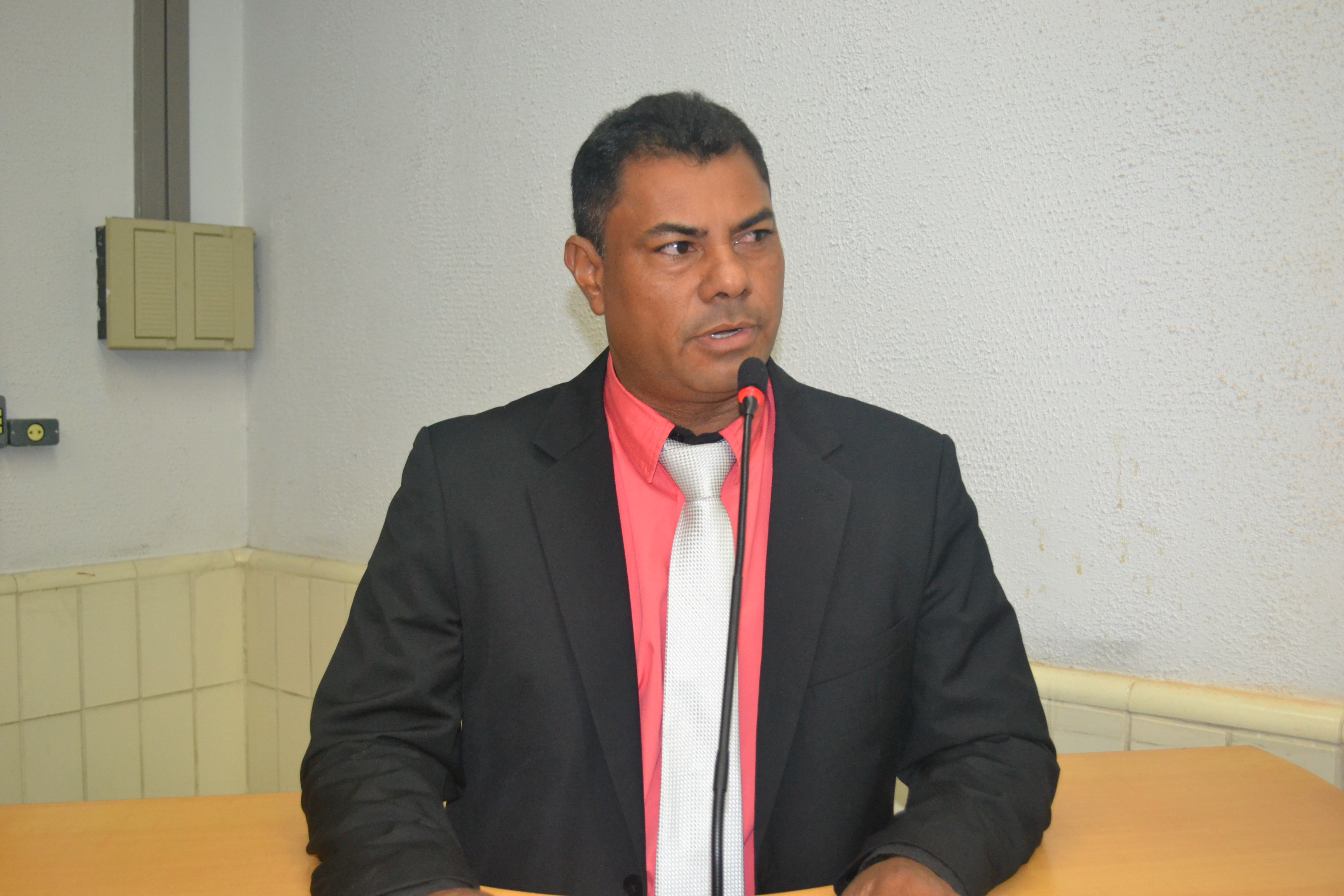 INDICAÇÃO DO VEREADOR ELIAS PEREIRA SOBRE RECUPERAÇÃO VIÁRIA DE VIAS PÚBLICAS É APROVADA POR UNANIMIDADE