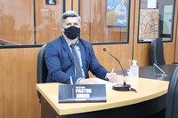 Indicação pede a instalação de três postes com luminárias na futura praça recreativa do bairro Massa Barro