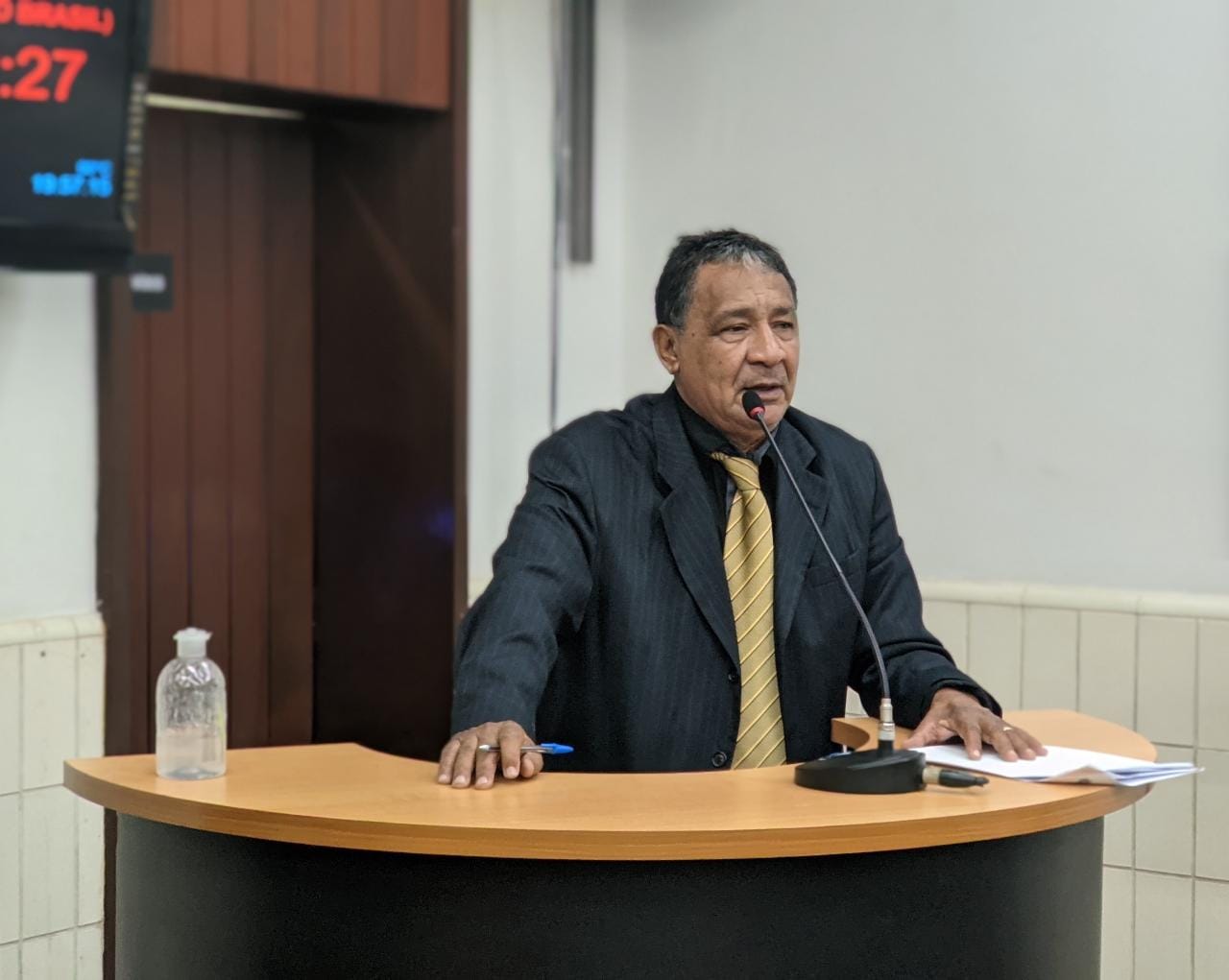 Indicação pede construção de quadra de areia com iluminação para práticas esportivas no bairro Santa Cruz