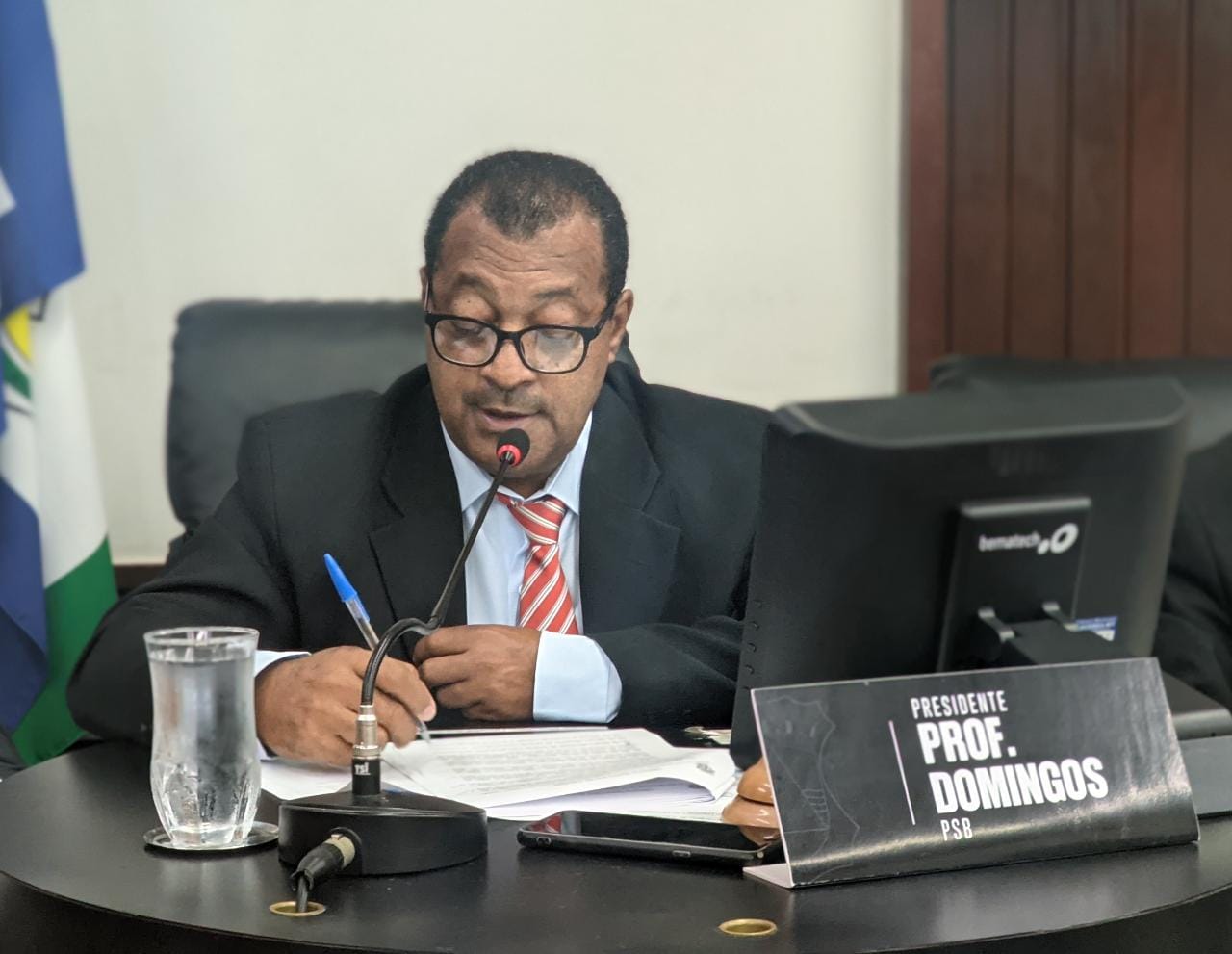 Indicações buscam emendas parlamentares junto a Deputados para pavimentação da Rua dos Cintra, no Maracanãzinho