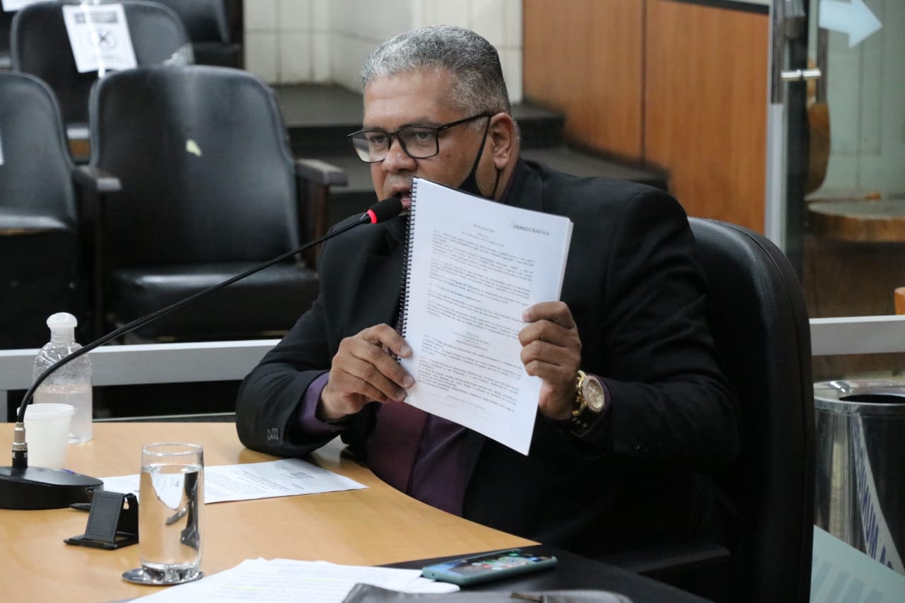 Indicações pedem inclusão de lactantes, oficiais de justiça e agentes de proteção da infância e adolescência no grupo prioritário de vacinação da Covid-19