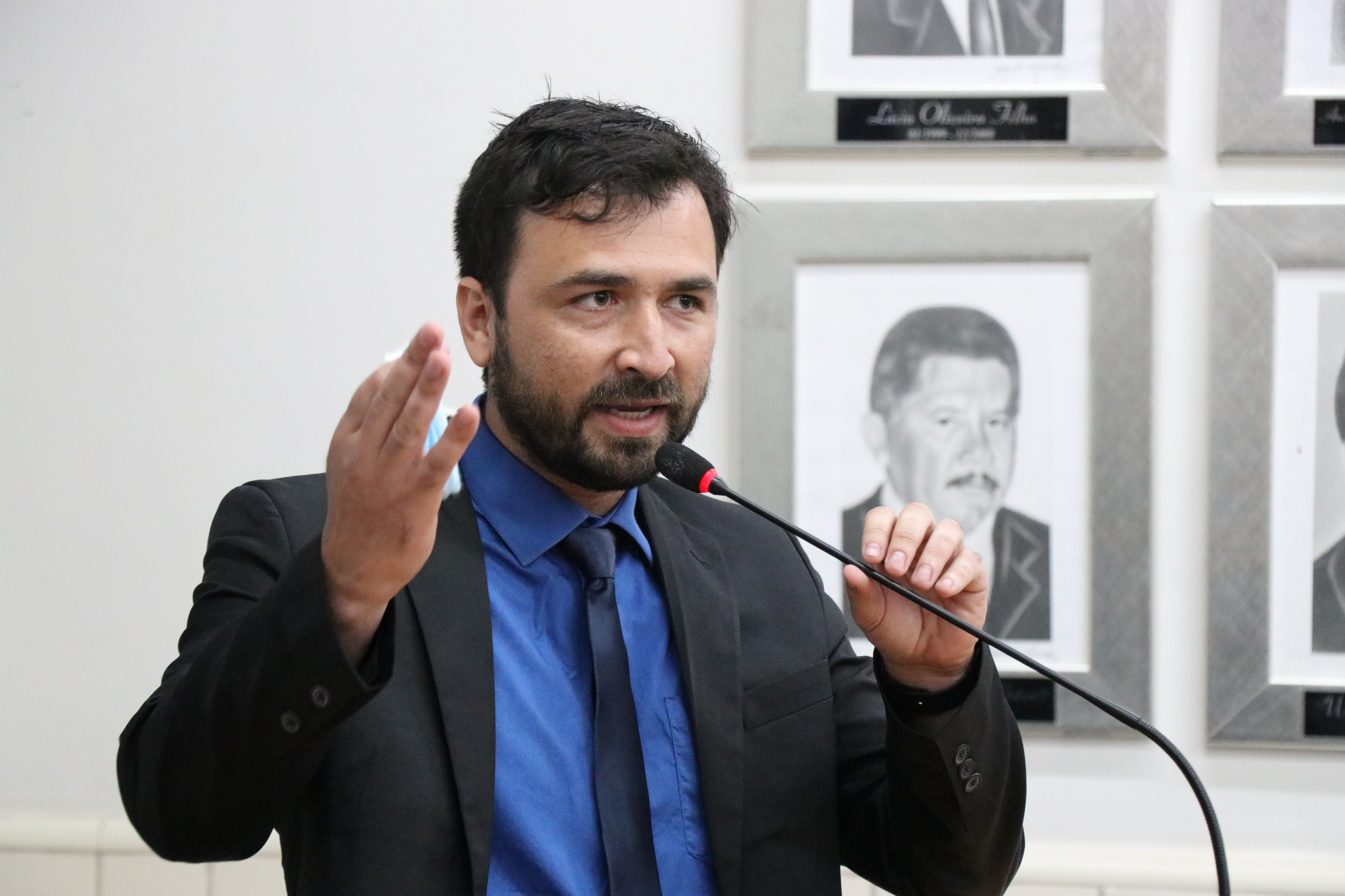 Para esclarecer falta de medicamentos nas farmácias básicas, requerimento aprovado em Sessão busca informações sobre pregões realizados pela Prefeitura