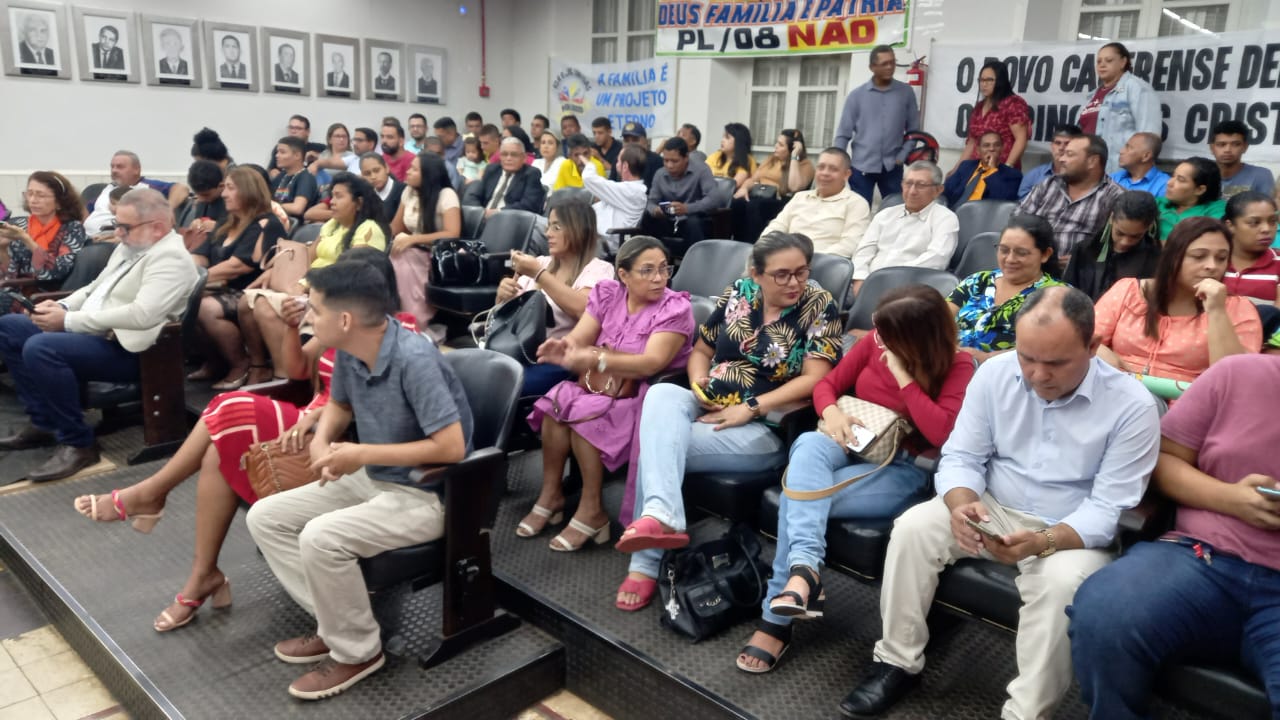 PL 08: Dia do Orgulho LGBTQIA+ é discutido por igrejas evangélicas na Câmara de Cáceres