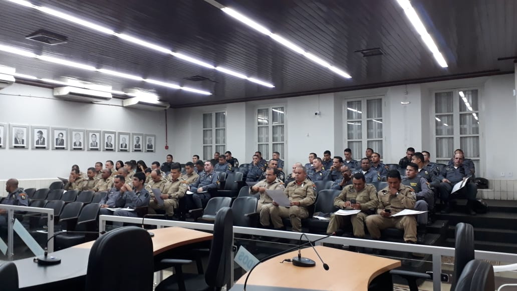 Poder Legislativo cede plenário para audiência da Prefeitura e solenidade da Polícia Militar