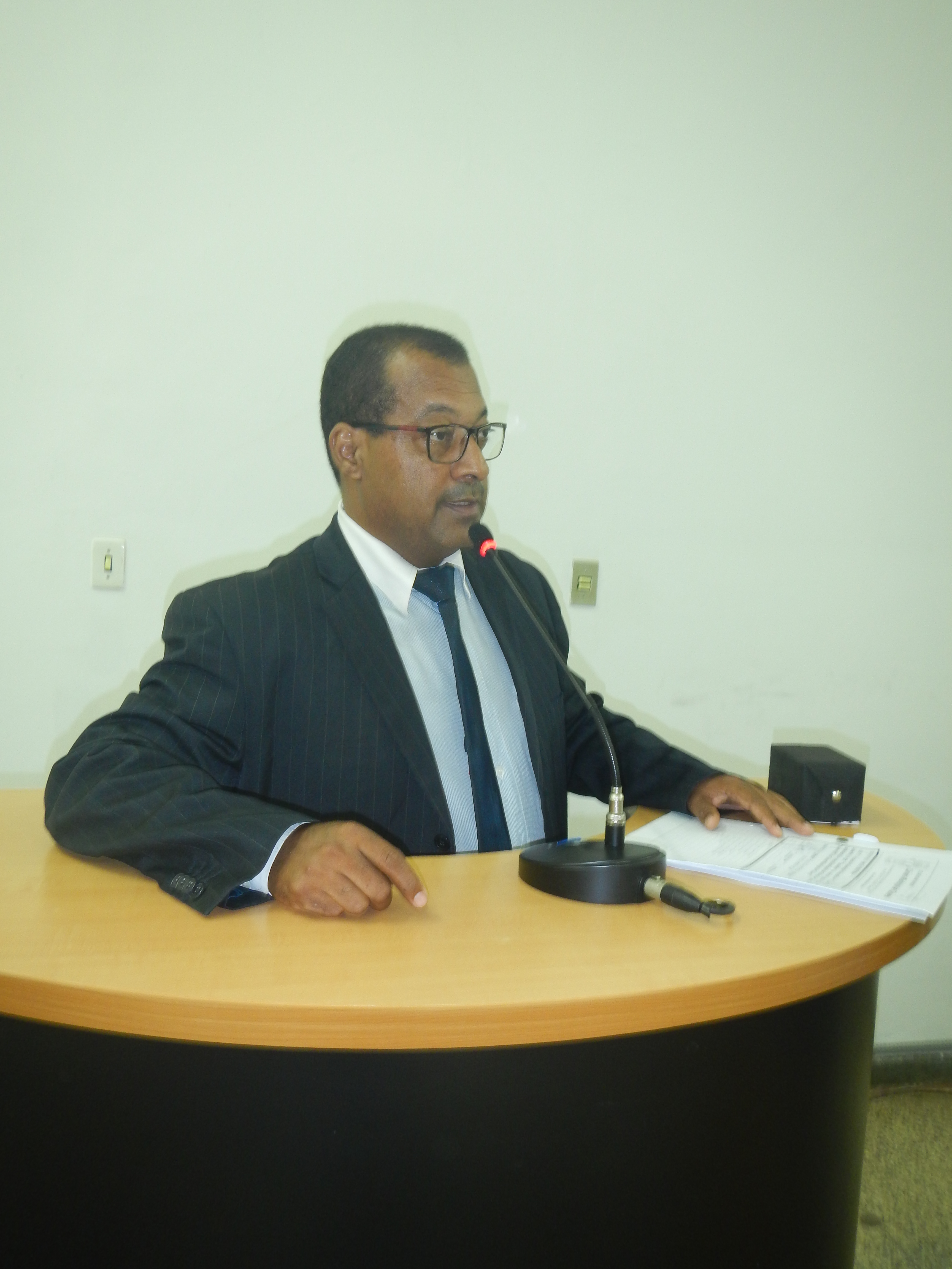 Presidente cobra melhorias na saúde para o Distrito de Vila Aparecida.