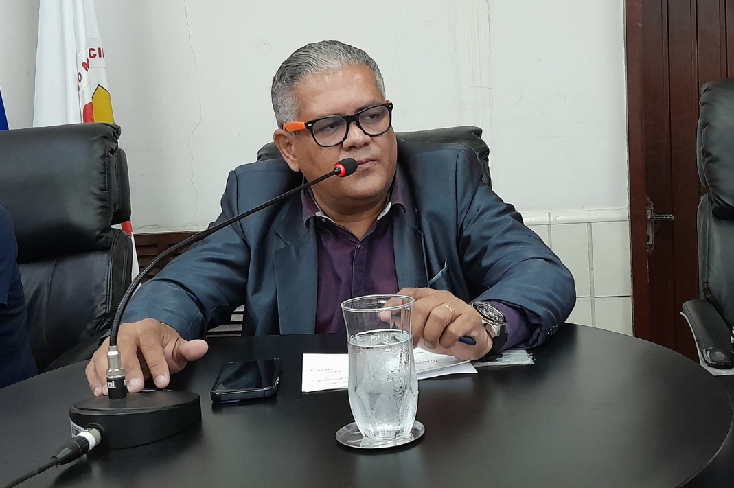 Presidente concede entrevista em rádio para falar das ações do Legislativo em Cáceres
