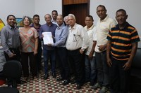 Presidente da Câmara recebe grupo que pede implantação de Escola Cívico-Militar em Cáceres