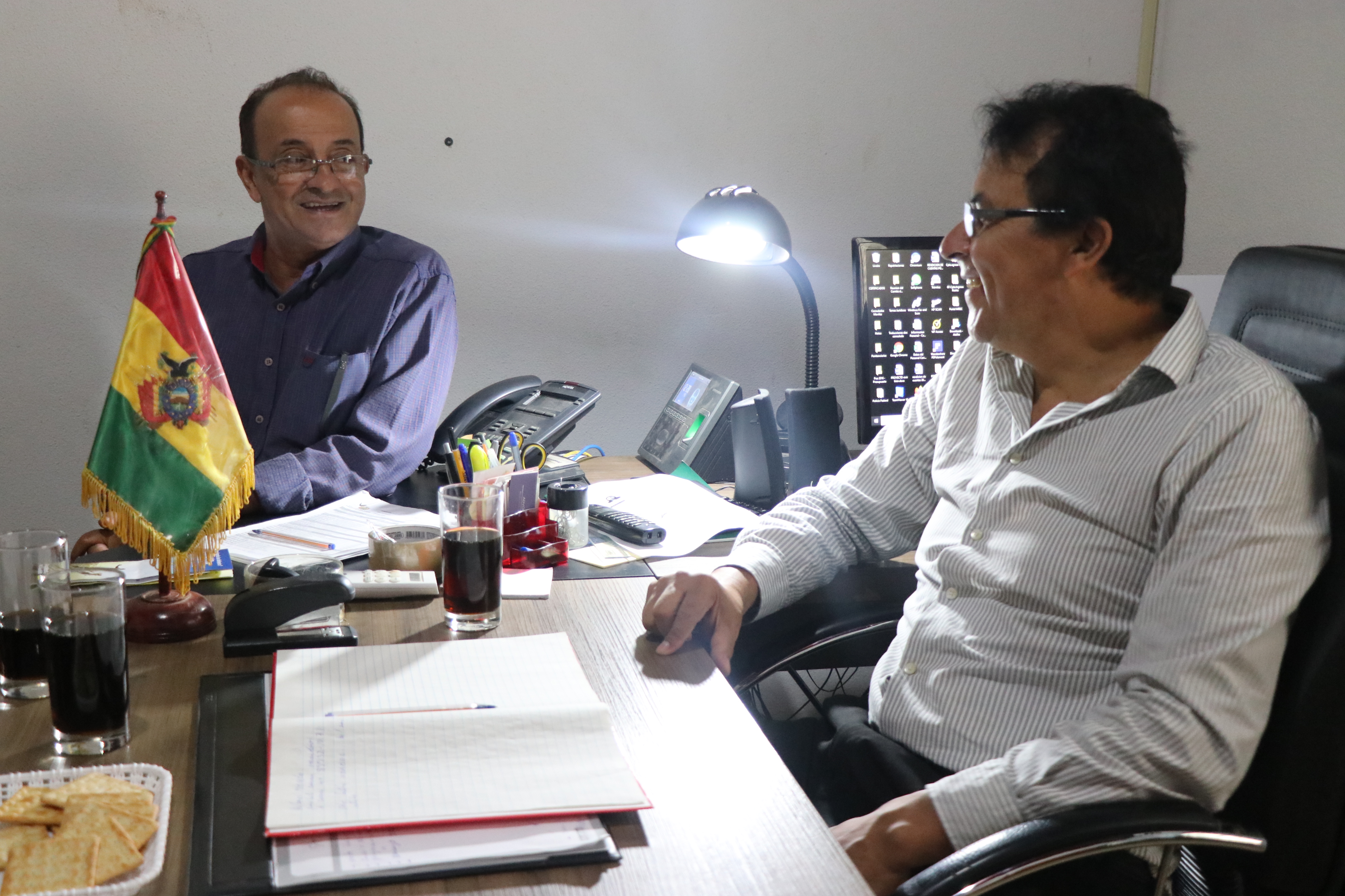 Presidente da Câmara se reúne com Cônsul da Bolívia por fortalecimento de relações