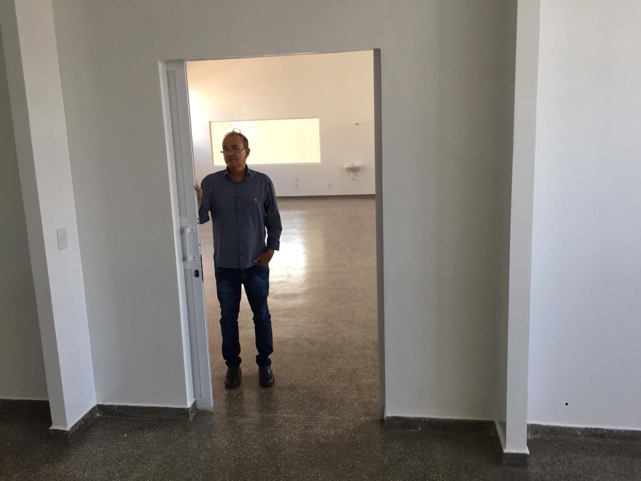 Presidente da Câmara visita nova instalação da Central de Armazenamento farmacêutico