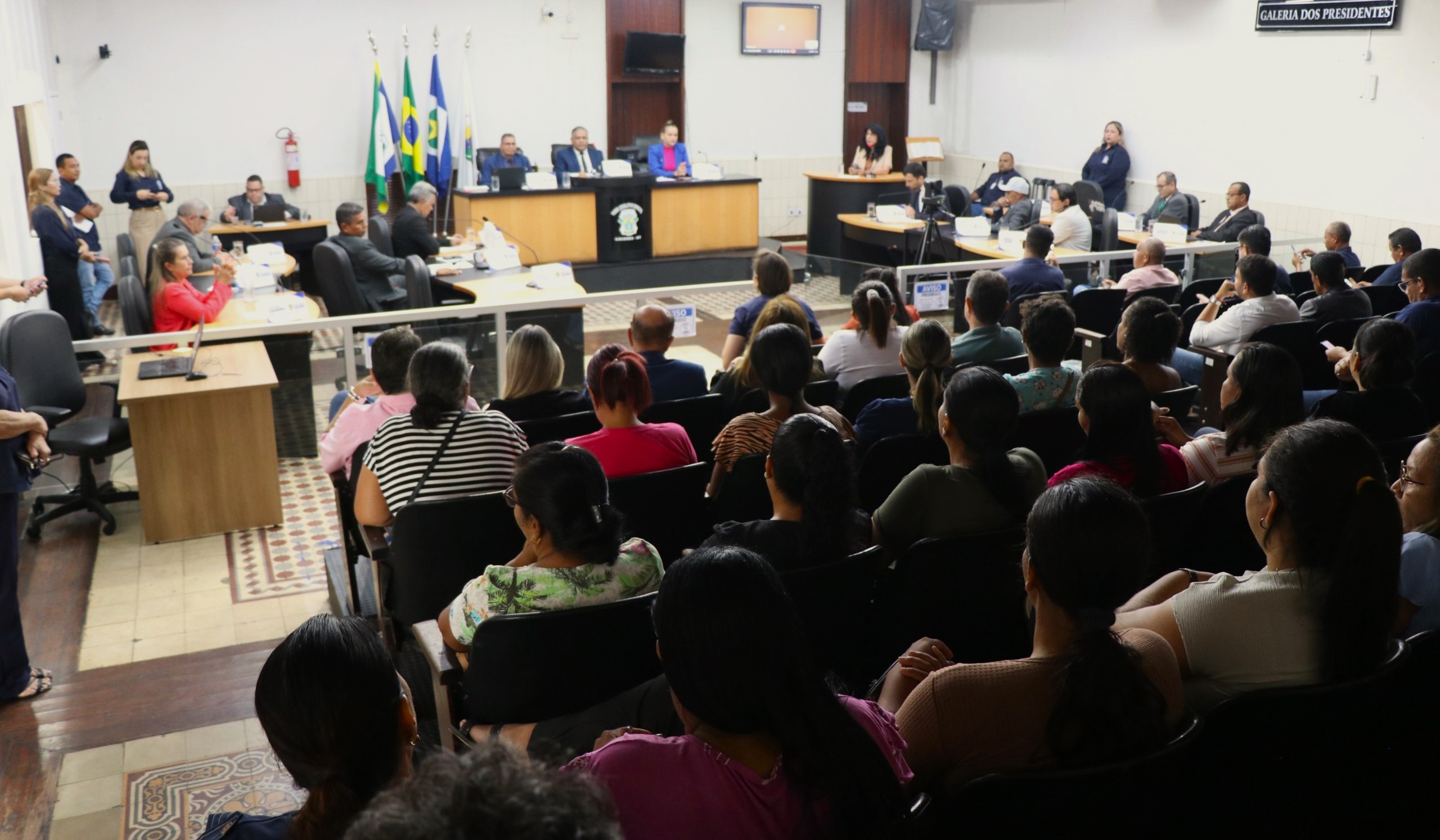 Primeira sessão ordinária do ano na Câmara de Cáceres reúne público e propostas em prol da população