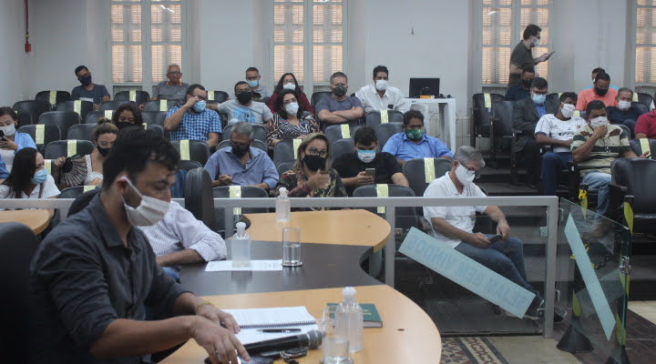 Requerimento aprovado em Sessão exige que Castramóvel comece a fazer controle de natalidade de animais de rua