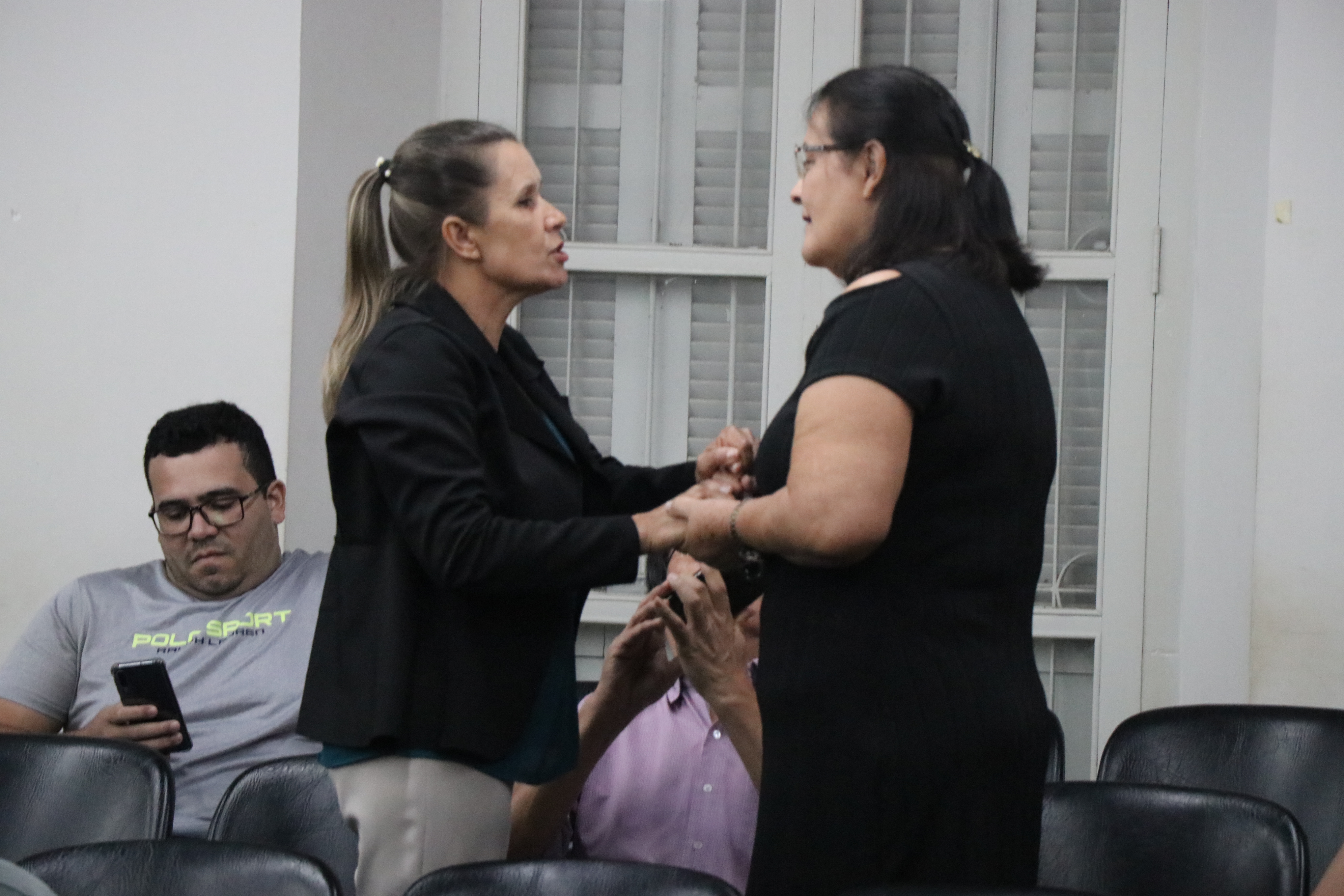 Requerimento que busca informações sobre a construção da usina fotovoltaica em Cáceres é aprovado na Câmara