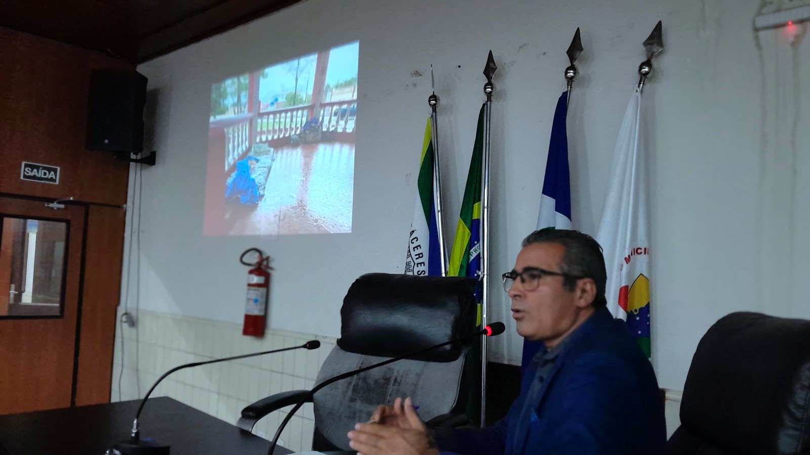 REUNIÃO: Câmara e autoridades debatem soluções para uso indevido das praças públicas na cidade
