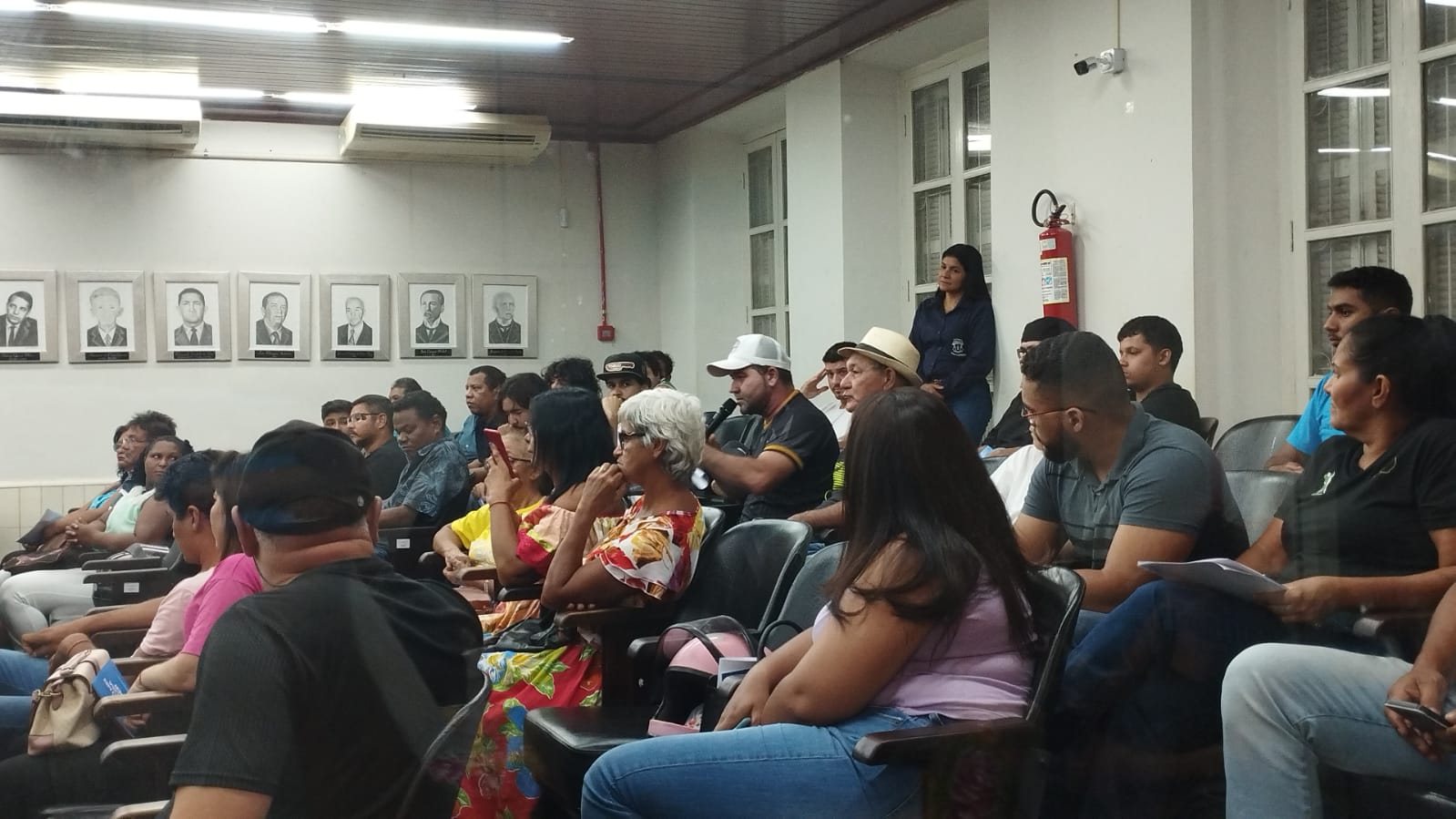 REUNIÃO COM OS ARTISTAS : Projeto aprovado pela Câmara fortalece e democratiza acesso à cultura