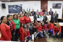 Sessão da Câmara de Cáceres homenageia catadores, debate prevenção a incêndios e aprova urgência para PL de R$ 68,9 mi