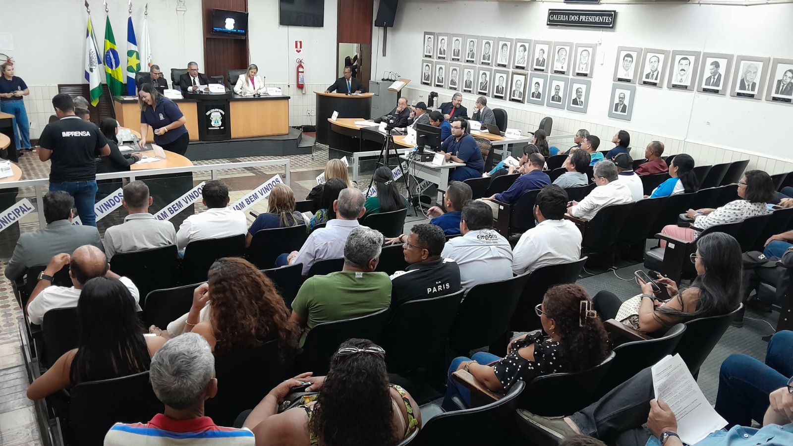 SESSÃO ORDINÁRIA: Câmara discute RGA, manutenção de ruas em diversos bairros e correspondência dos Correios