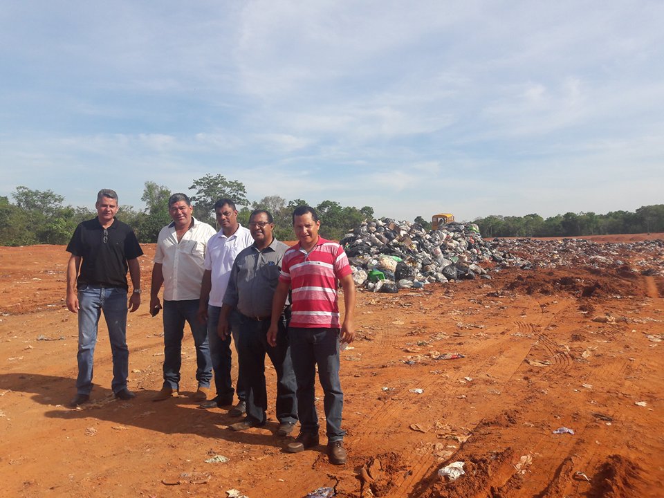 Situação precária: Vereadores Fiscalizam o Lixão de Cáceres