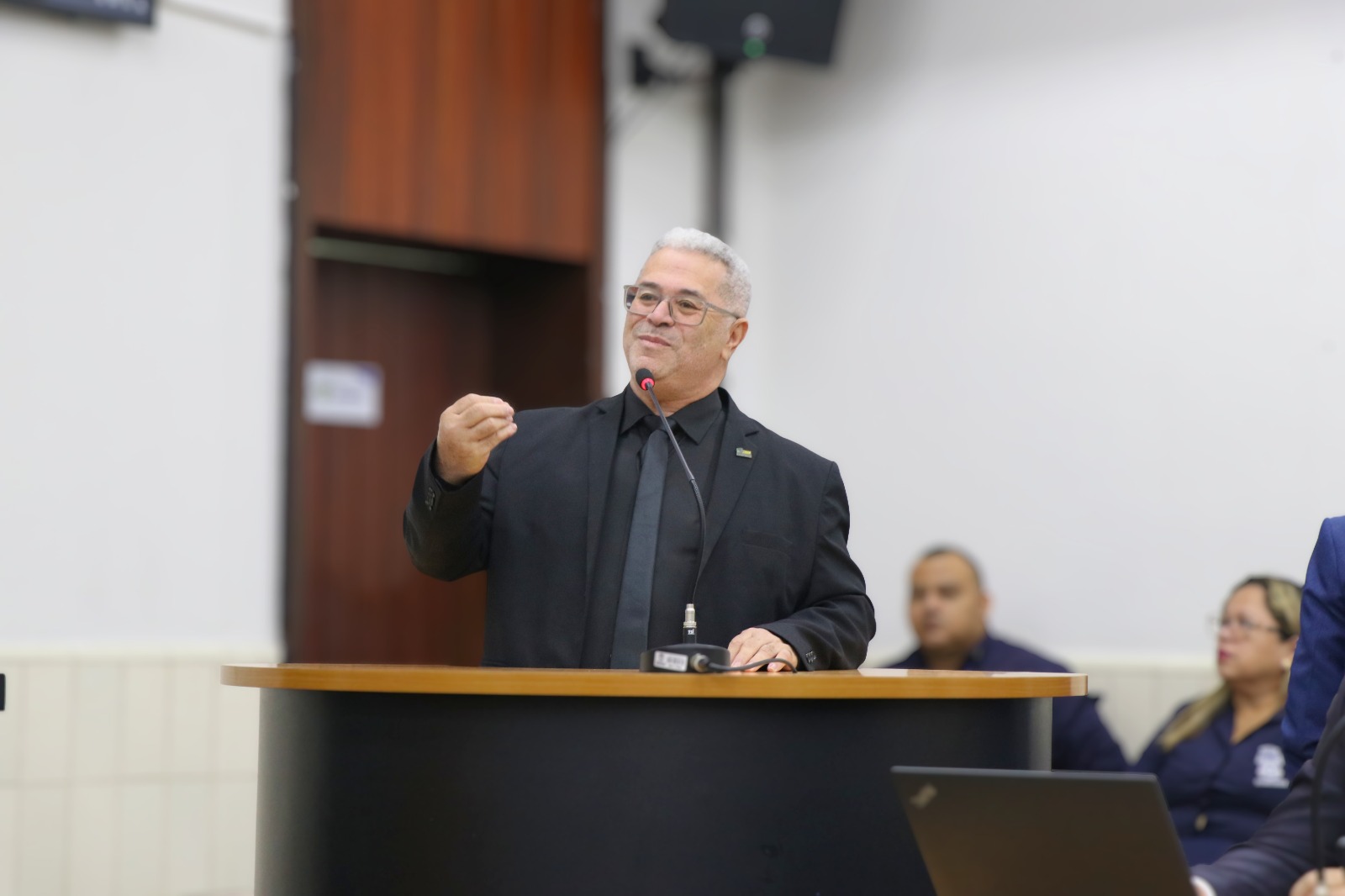 Vereador Pacheco Cabeleireiro cobra melhorias urgentes para o bairro Vila Real