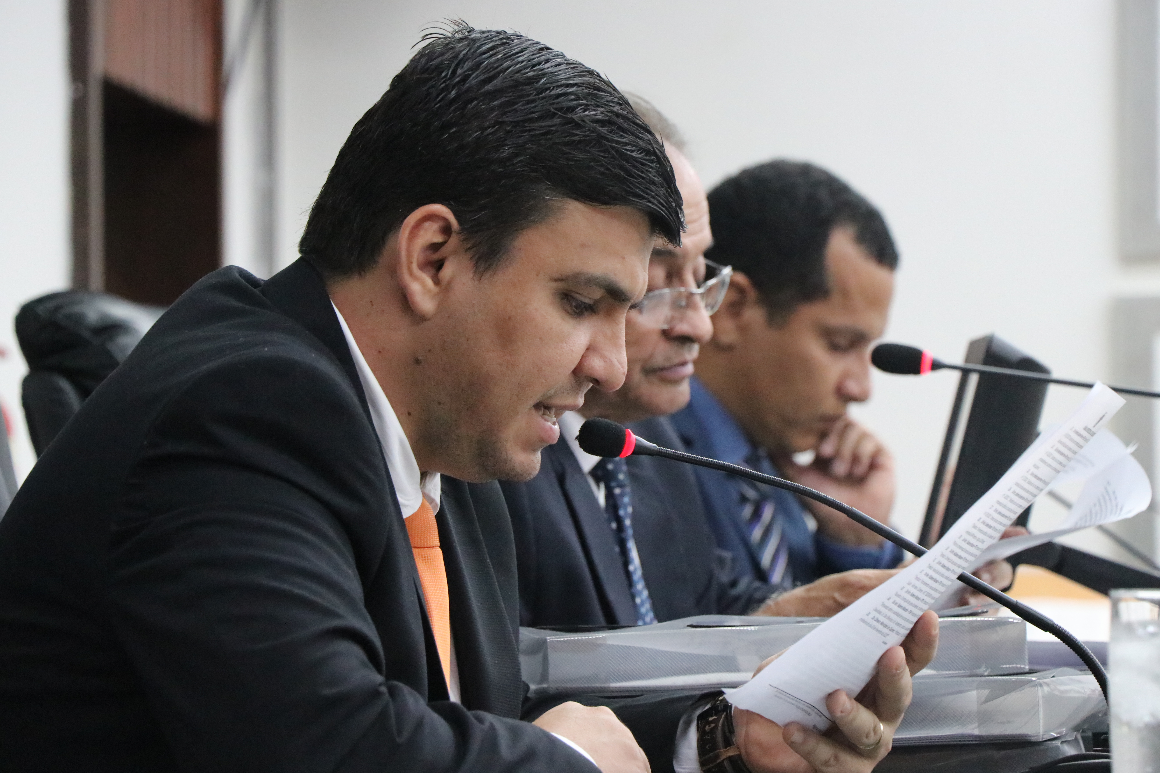 Vereadores aprovam indicação que solicita recursos para retomar obras paralisadas de creches em Cáceres