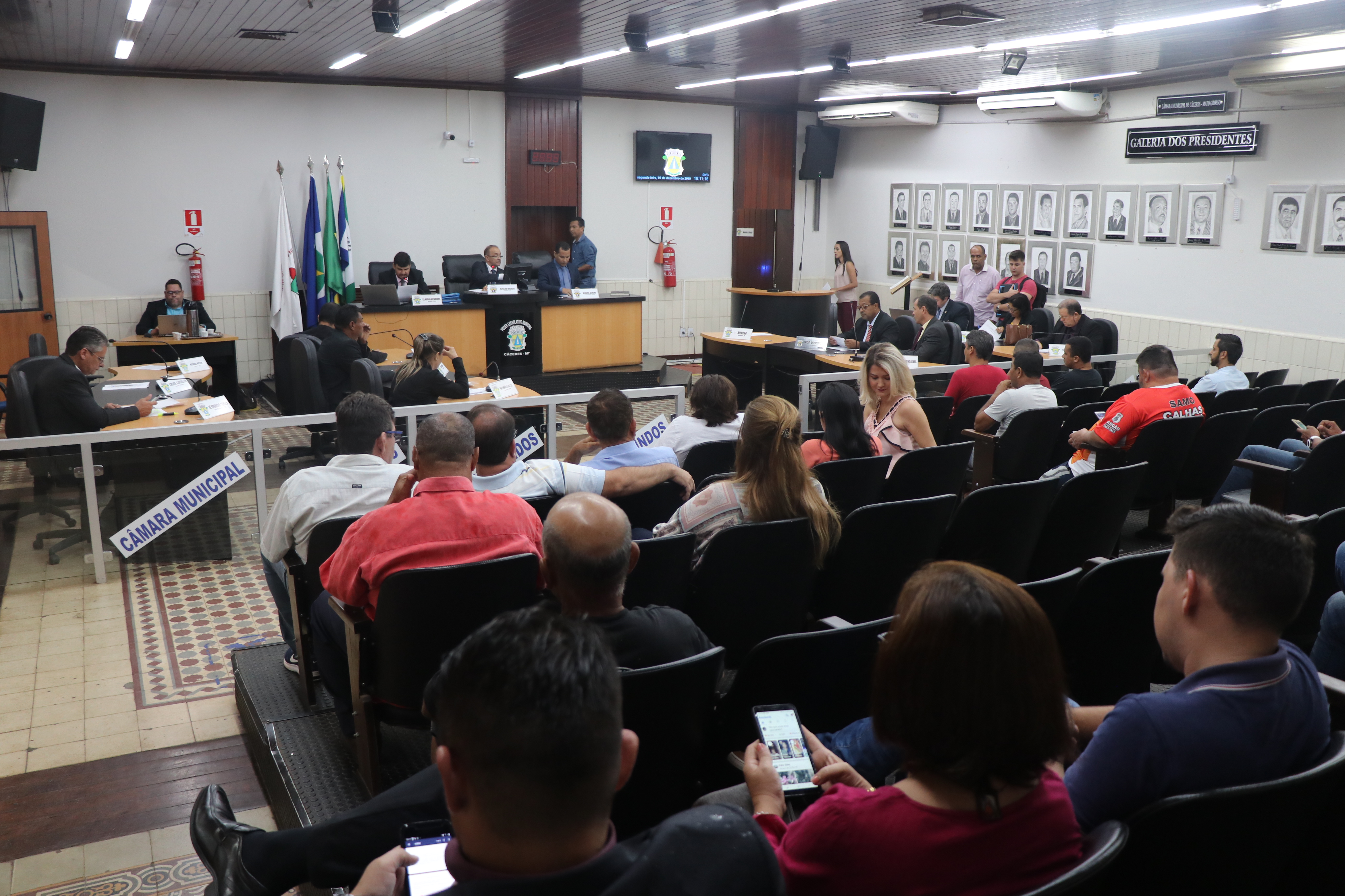 Vereadores aprovam requerimento que solicita explicações da Prefeitura quanto às filas para exames