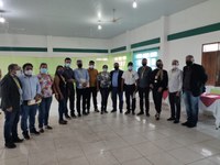 Vereadores debatem políticas de imigração, venda de combustíveis e intercâmbios universitários com parlamentares de San Matías na Bolívia