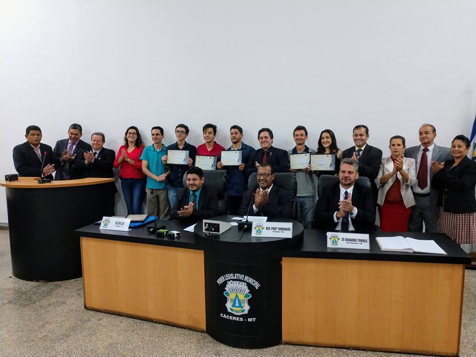 Vereadores homenageiam Alunos do IFMT