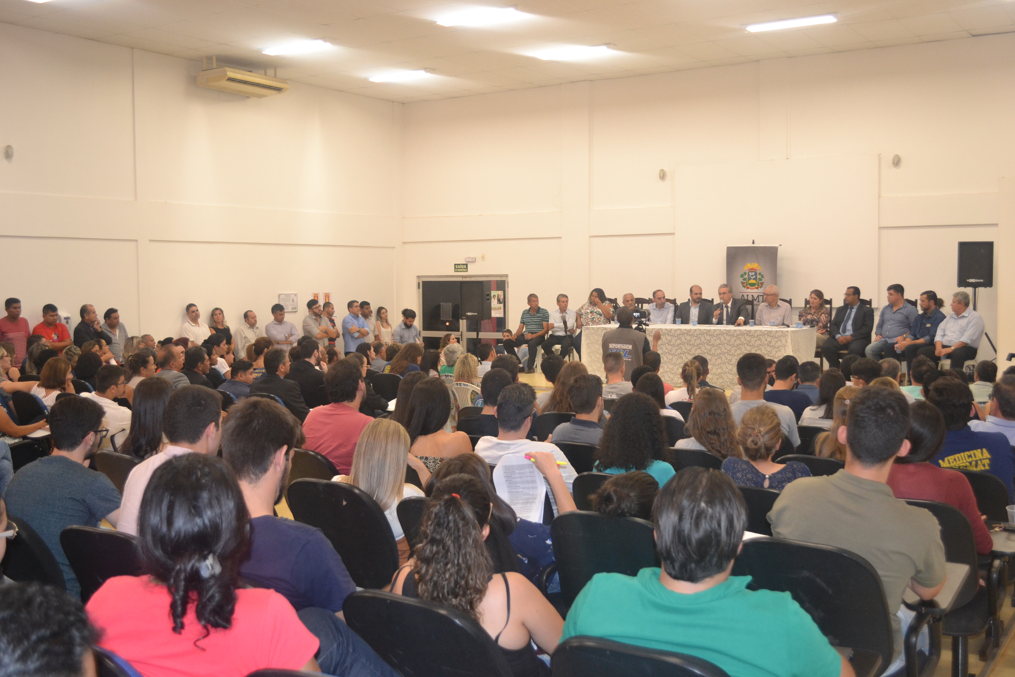 Vereadores requerem mais compromisso com nossa saúde em audiência pública