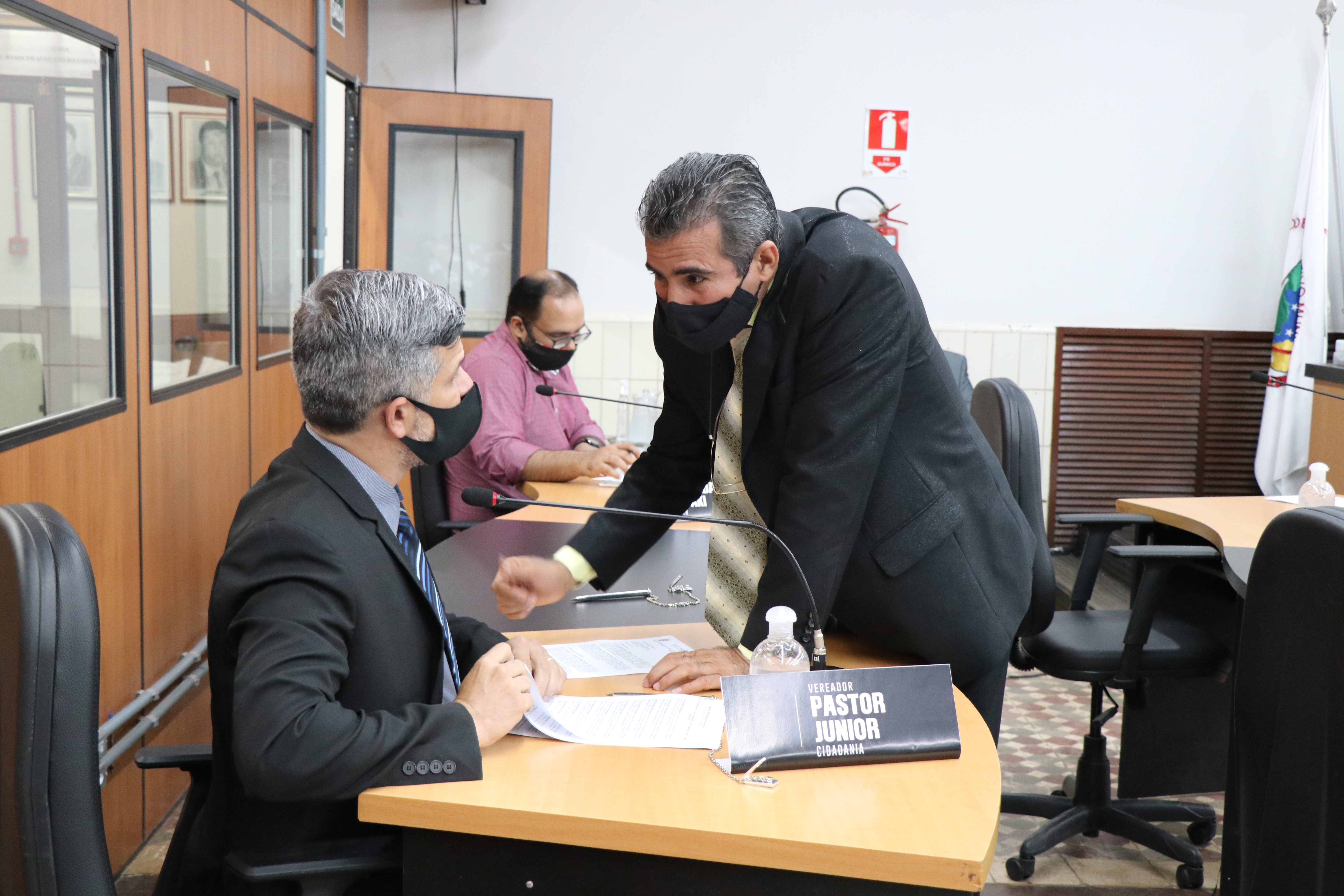 Vereadores solicitam junto a Deputada Estadual aquisição de aparelho para realização de cirurgia de câncer de útero