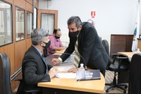 Vereadores solicitam junto a Deputada Estadual aquisição de aparelho para realização de cirurgia de câncer de útero