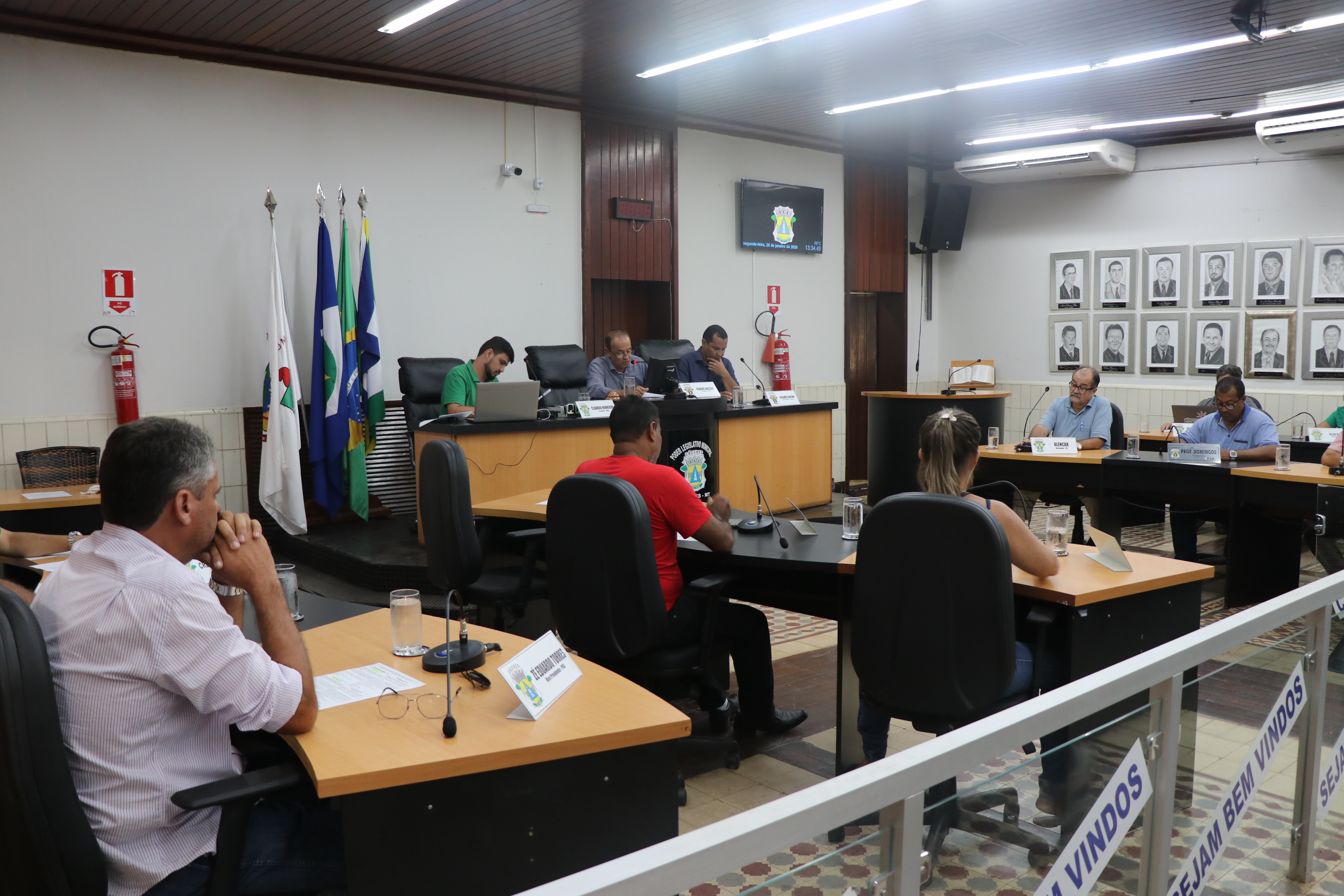 Vereadores aprovam reajustes para servidores públicos em Sessões Extraordinárias
